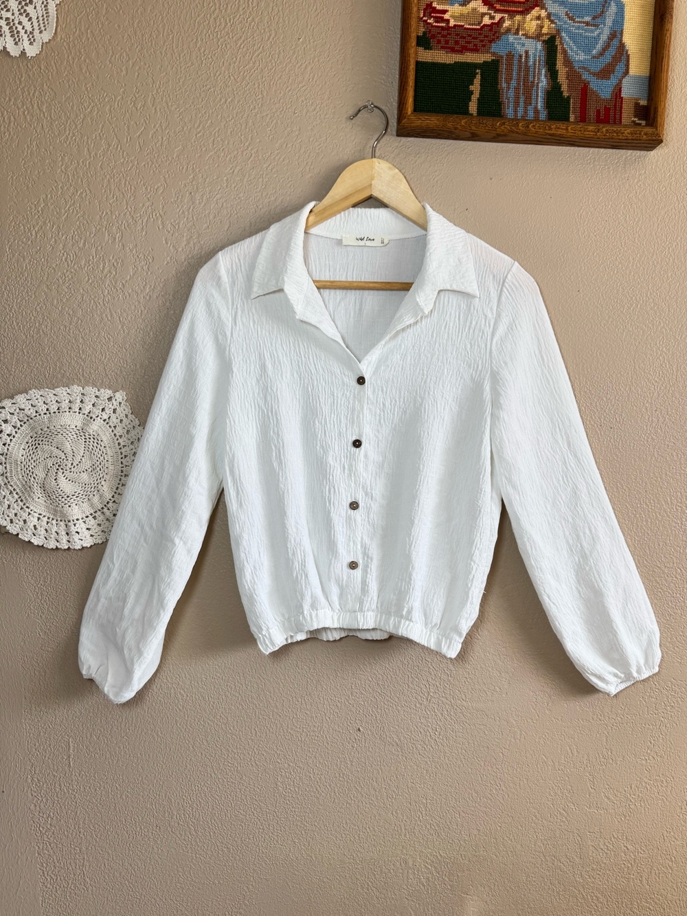 Wild Love Textured White Button-Down Collared Top | Size Large